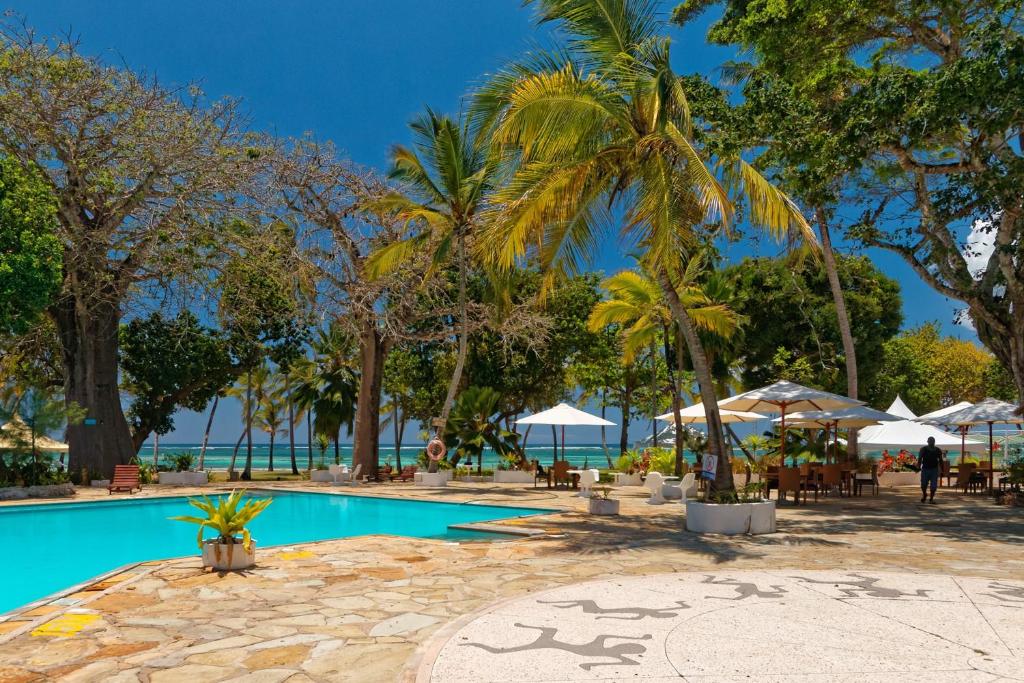 Safari Beach Resort.