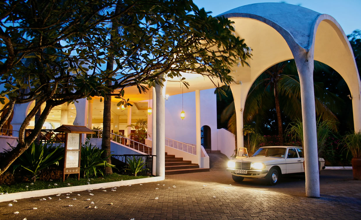 Plaza Beach Hotel - Image 6